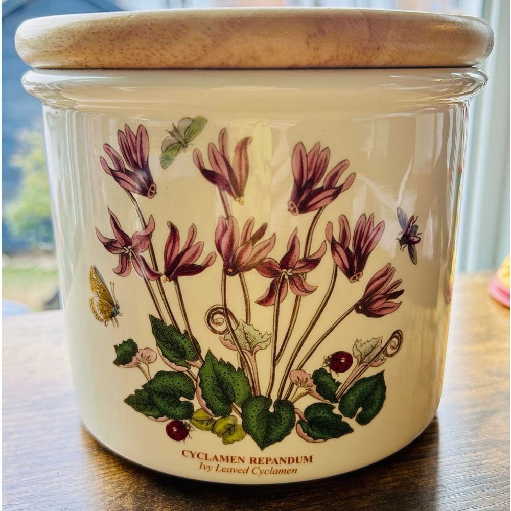 Portmeirion Botanic Garden
storage jar Cyclamen Repandum/Ivy Leaved Cyclamen